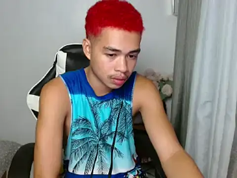 Pokazy przed kamerką – curlyasian_njxx