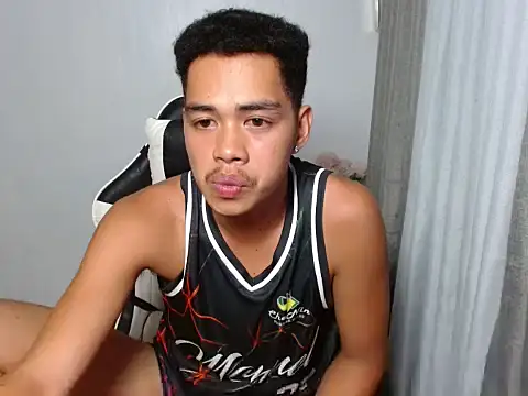 curlyasian_njxx 在線直播表演
