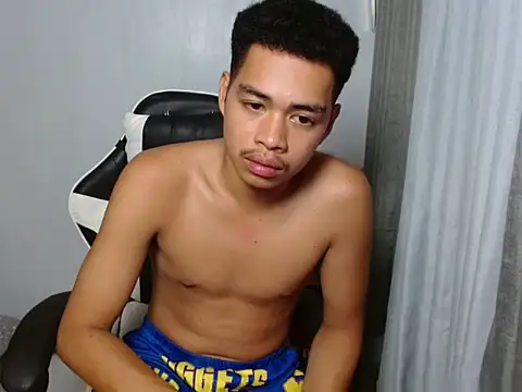 Chatroom XXX en direct de curlyasian_njxx