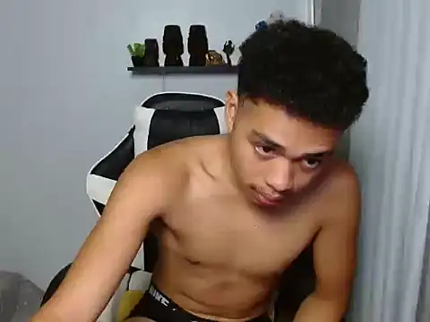 curlyasian_njxx Webcamshow