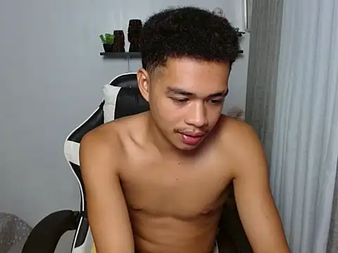 curlyasian_njxx Pertunjukan Webcam