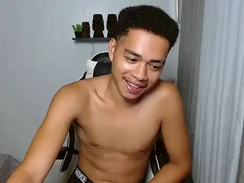 curlyasian_njxx Pertunjukan Webcam