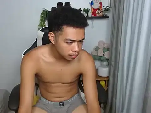 curlyasian_njxx 在線直播表演