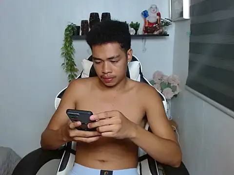 curlyasian_njxx Pertunjukan Webcam