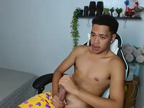 Show de curlyasian_njxx na webcam