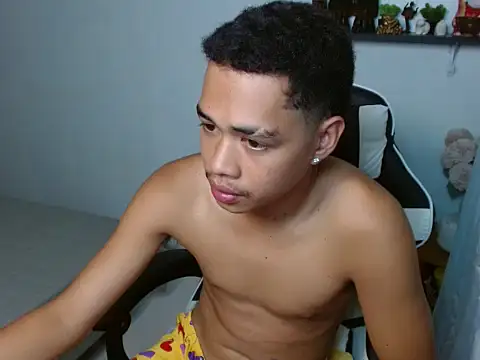 Вебкам-шоу curlyasian_njxx