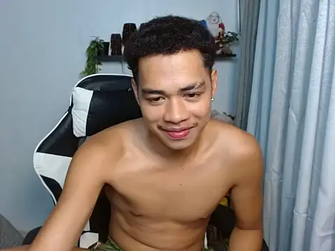 curlyasian_njxx Pertunjukan Webcam