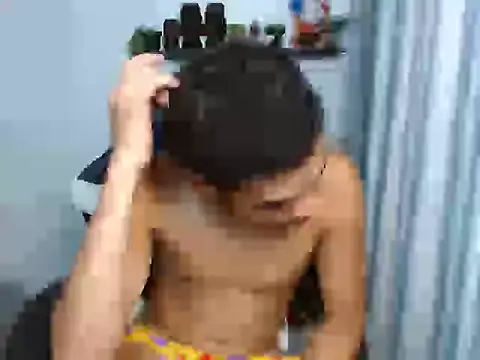 Chat XXX ao vivo de curlyasian_njxx