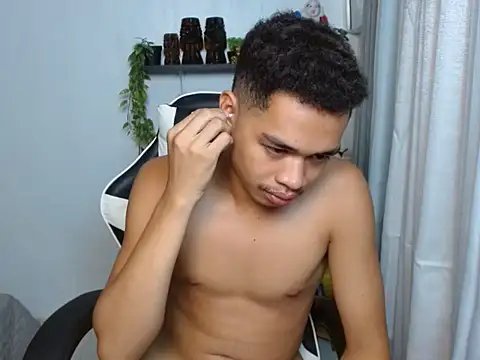 curlyasian_njxx Pertunjukan Webcam