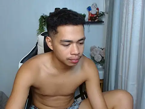 curlyasian_njxx Chat XXX in diretta