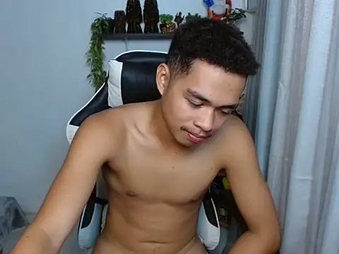 Webkamerová show curlyasian_njxx