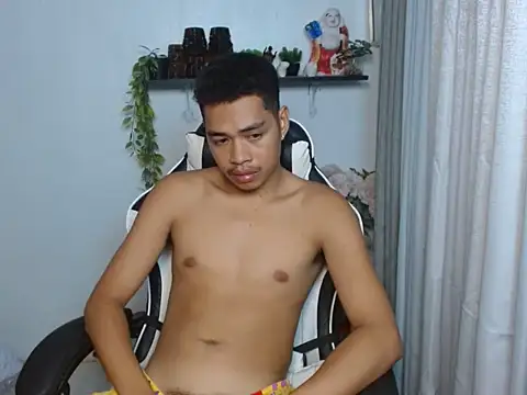 Webkamerová show curlyasian_njxx