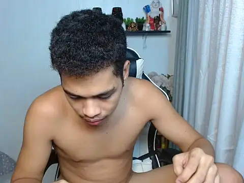 curlyasian_njxx Webcam show