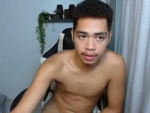 Show modela curlyasian_njxx na web-kameri