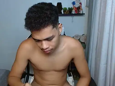 curlyasian_njxx webcam show