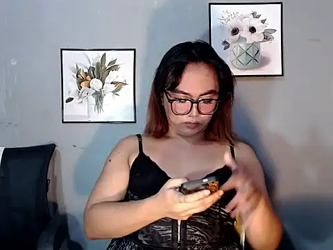 Asianblk_barbiedoll Show in webcam