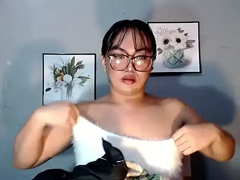 Show modela Asianblk_barbiedoll na web-kameri