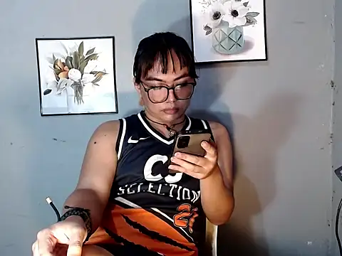 Asianblk_barbiedolln Webbikameraesitys