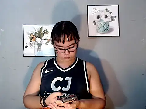 Asianblk_barbiedolln Webbikameraesitys