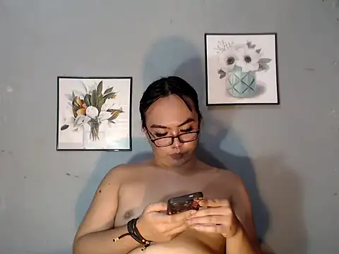 Asianblk_barbiedoll Show in webcam