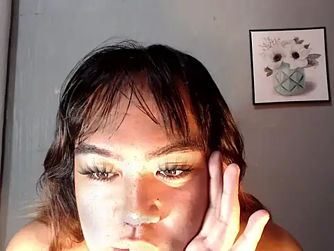 Asianblk_barbiedoll Show in webcam