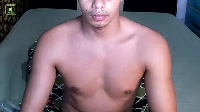 Show modela Crazyasiancum1 na web-kameri