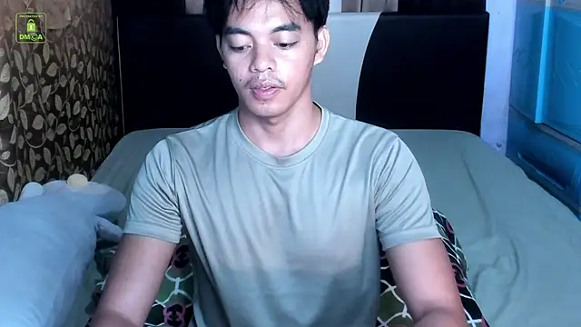 Crazyasiancum1's Webcam Show