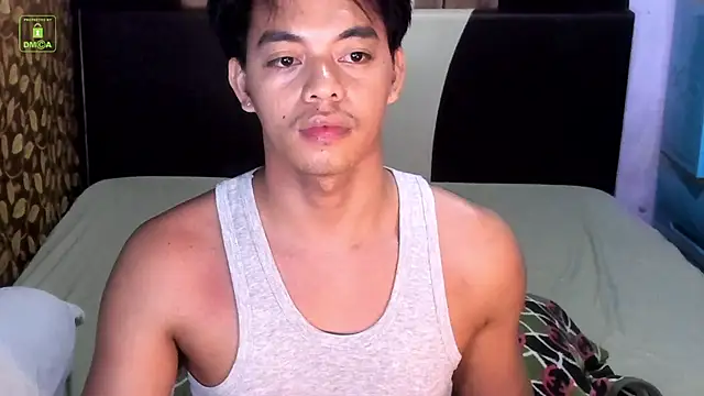 Pokazy przed kamerką – Crazyasiancum1