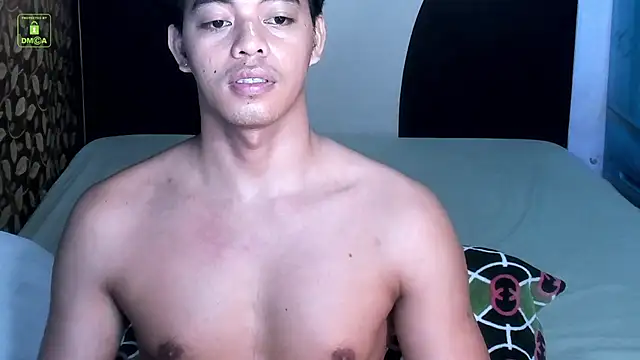 Show modela Crazyasiancum1 na web-kameri