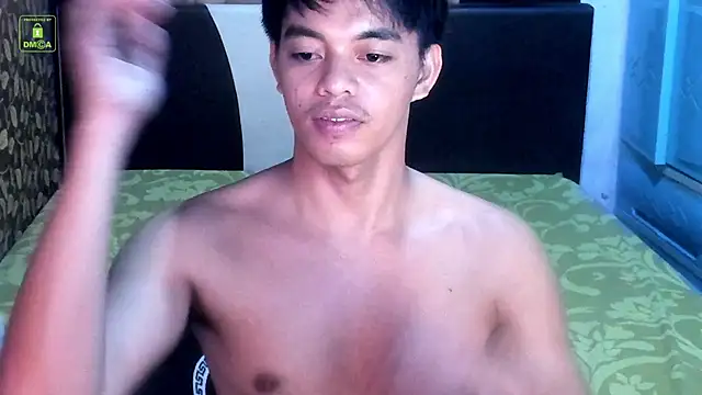 Show modela Crazyasiancum1 na web-kameri