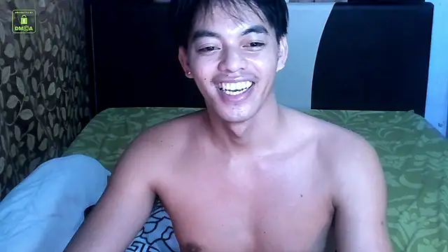 Pokazy przed kamerką – Crazyasiancum1