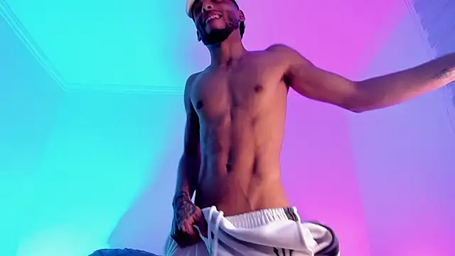 Thiagoferreti's Webcam Show