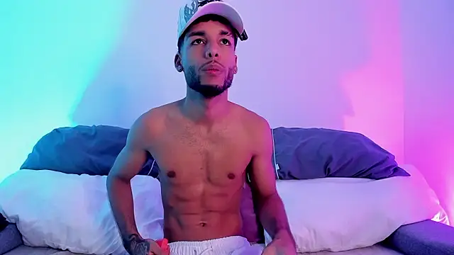 Thiagoferreti Show in webcam