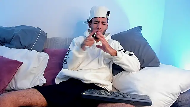 Thiagoferreti's Webcam Show