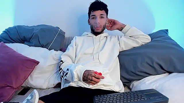 Thiagoferreti's Webcam Show