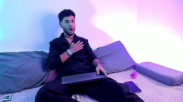 Thiagoferreti's Webcam Show