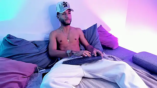Thiagoferreti Adlı Modelin Web Kamerası Şovu