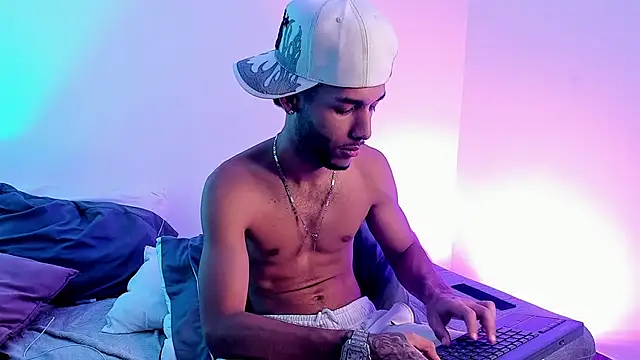 Thiagoferreti's Webcam Show