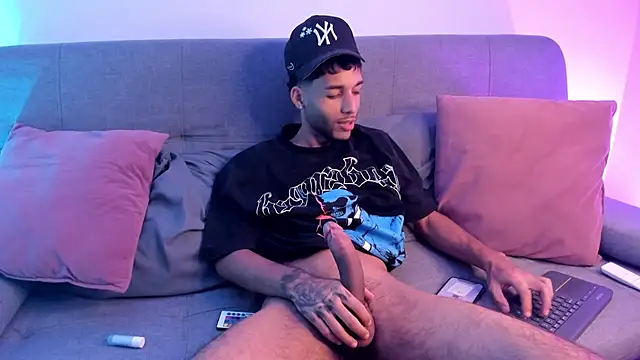 Thiagoferreti's Webcam Show