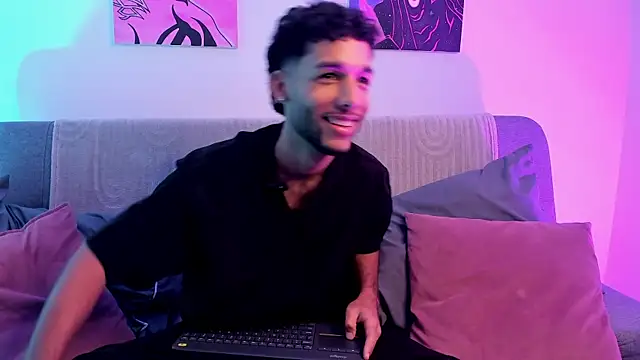 Thiagoferreti's Webcam Show