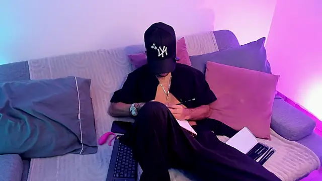 Thiagoferreti Show in webcam