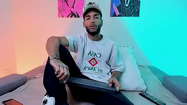Thiagoferreti's Webcam Show