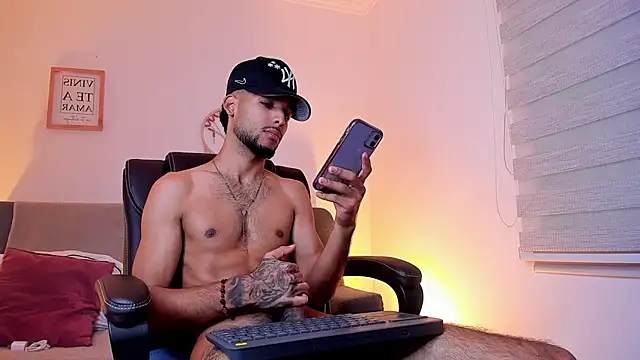 Thiagoferreti's Webcam Show