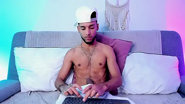 Thiagoferreti Adlı Modelin Web Kamerası Şovu