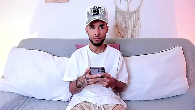 Thiagoferreti's Webcam Show