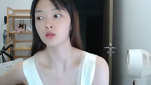 Mimi-cnbaby's Live XXX Chat