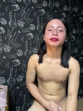 Show modela YourHotMenxie18 na web-kameri