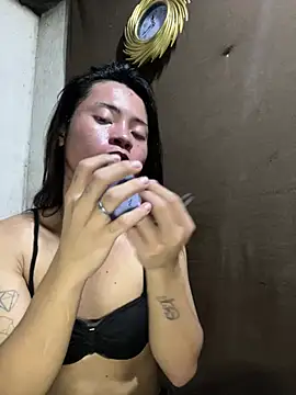 YourHotMenxie18 Show in webcam