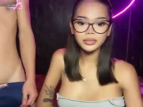 ur_holly_lexie Webcamshow