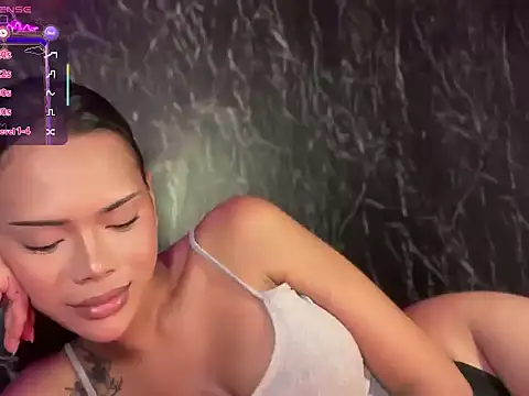 ur_holly_lexieのウェブカメラショー
